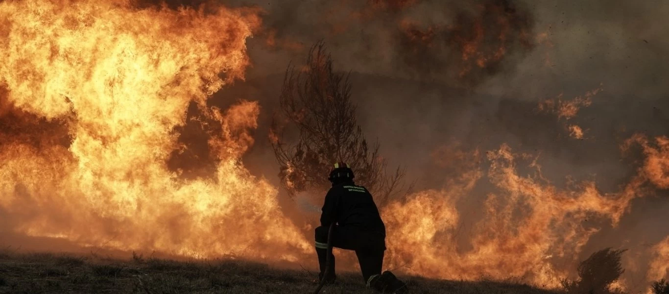 Ναύπακτος: Φωτιά στο Τρίκορφο